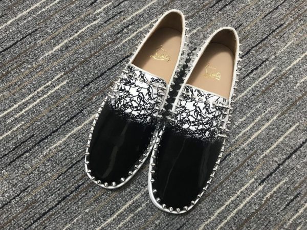 Christian Louboutin Baskets Femme Pik Boat Spikes Slip-on Cuir verni Noir Blanc