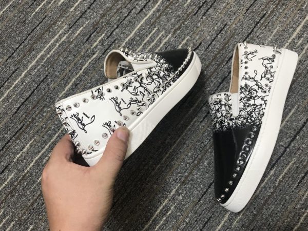 Christian Louboutin Baskets Femme Pik Boat Spikes Slip-on Cuir verni Noir Blanc – Image 2