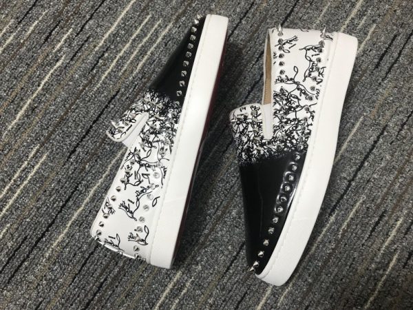 Christian Louboutin Baskets Femme Pik Boat Spikes Slip-on Cuir verni Noir Blanc – Image 3