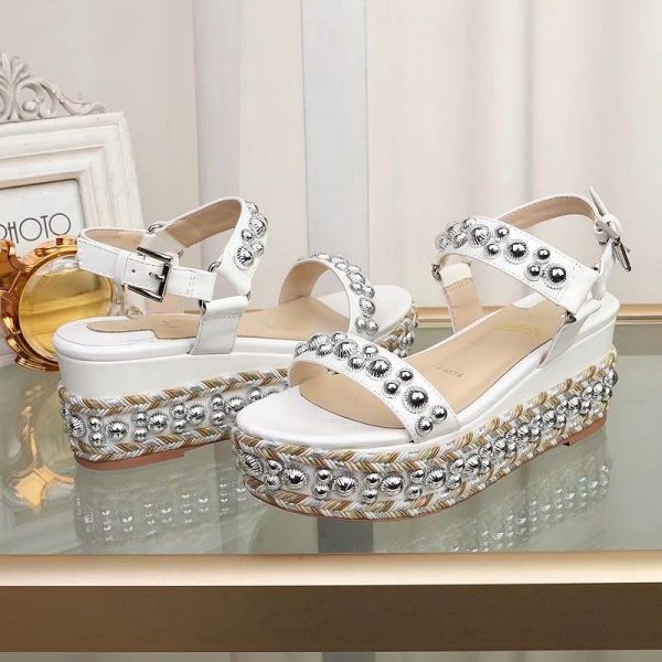 Christian Louboutin Rondaclou Embelli 60mm Sandales Compensées Argent Quincaillerie Blanche – Image 2