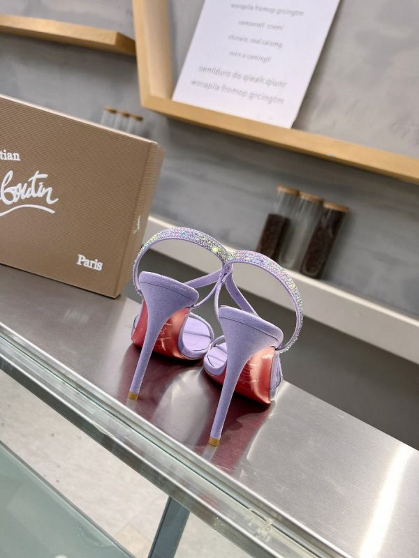 Christian Louboutin Rosalie Strass Sandales 100mm Cuir Suède et Strass Lilas – Image 3
