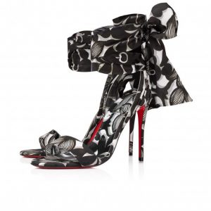 Sandales Christian Louboutin Sandale Du Désert 100 mm à brides en crêpe satiné imprimé Pétunia noir