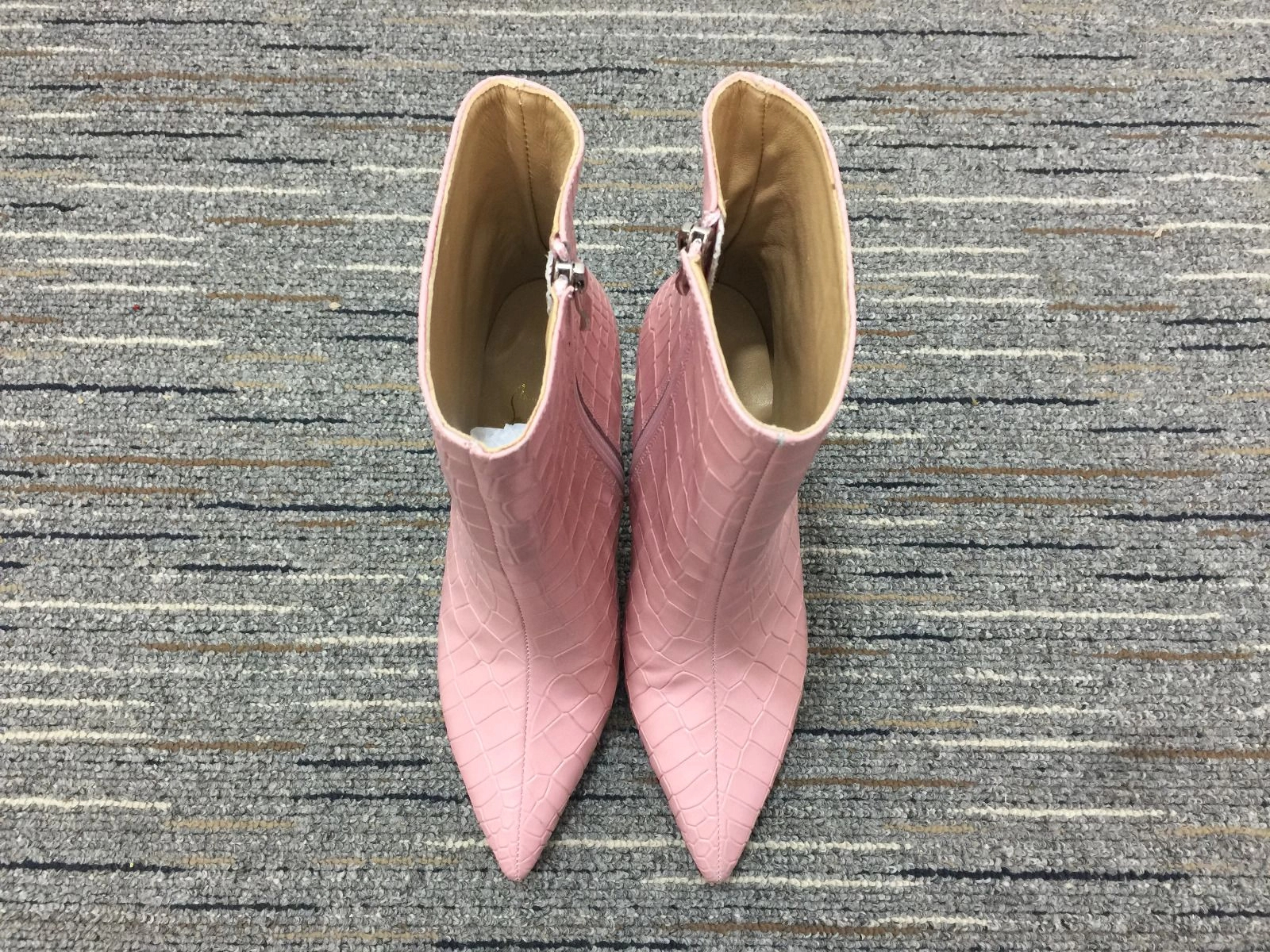 Christian Louboutin So Kate Booty Bottines 85 mm Cuir Effet Croco Rose – Image 2