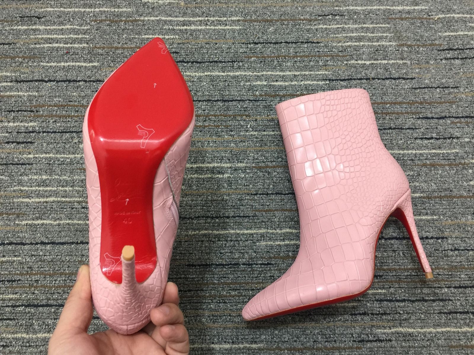 Christian Louboutin So Kate Booty Bottines 85 mm Cuir Effet Croco Rose – Image 3