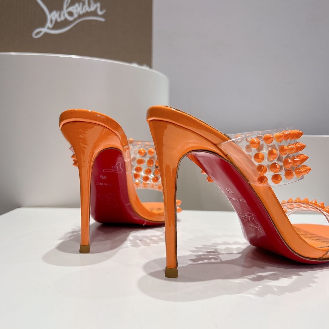 Christian Louboutin Spike Only 105mm PVC et Sandales en Cuir Verni Orange – Image 4