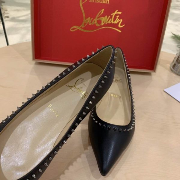 Christian Louboutin Anjalina Ballerines Cloutées en Cuir de Veau Noir – Image 2
