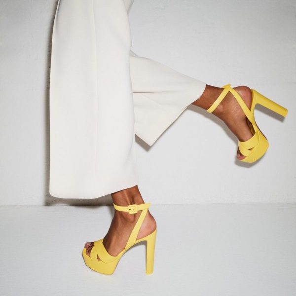 Christian Louboutin Supramariza 130 Mm Sandales à Brides en Cuir Nappa Jaune Queen – Image 5
