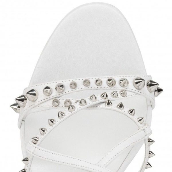 Sandales à brides Christian Louboutin Tatooshka Spikes 100 mm en cuir de chevreau et clous - Bianco – Image 4