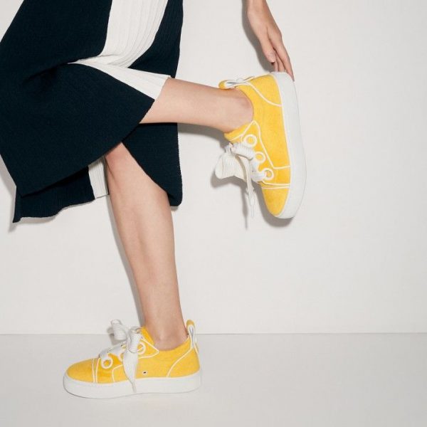 Christian Louboutin Toy Toy Baskets en Éponge Coton et Cuir Verni Pollen – Image 5