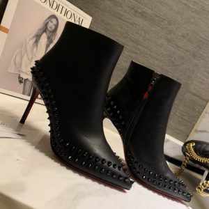 Christian Louboutin Willetta Bottines 100mm Cuir de Veau avec Clous Noir