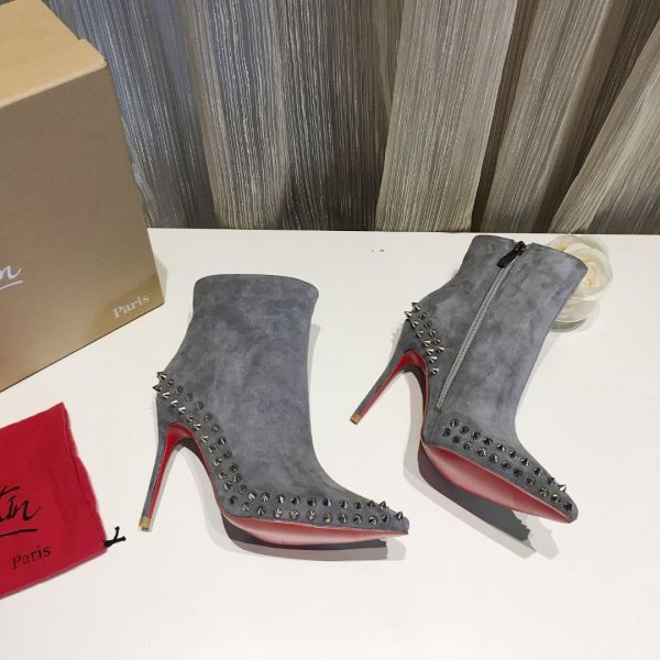 Christian Louboutin Willetta Bottines 100mm Daim avec Clous Gris – Image 2