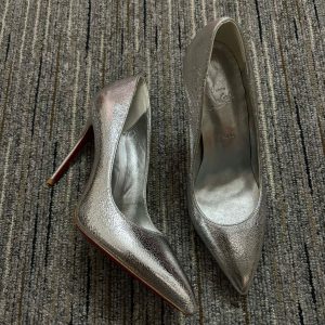 Christian Louboutin Kate Escarpins 85 mm Cuir Grainé Métallisé Argent