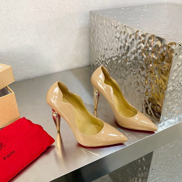 Christian Louboutin Escarpins Lipchick 100 mm Cuir Verni Nude