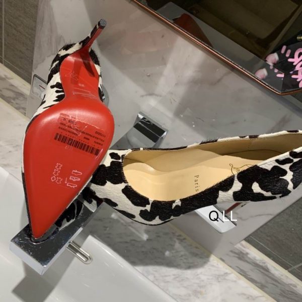 Christian Louboutin Escarpins Kate 100 mm Satin Imprimé Vache Blanc Noir – Image 2
