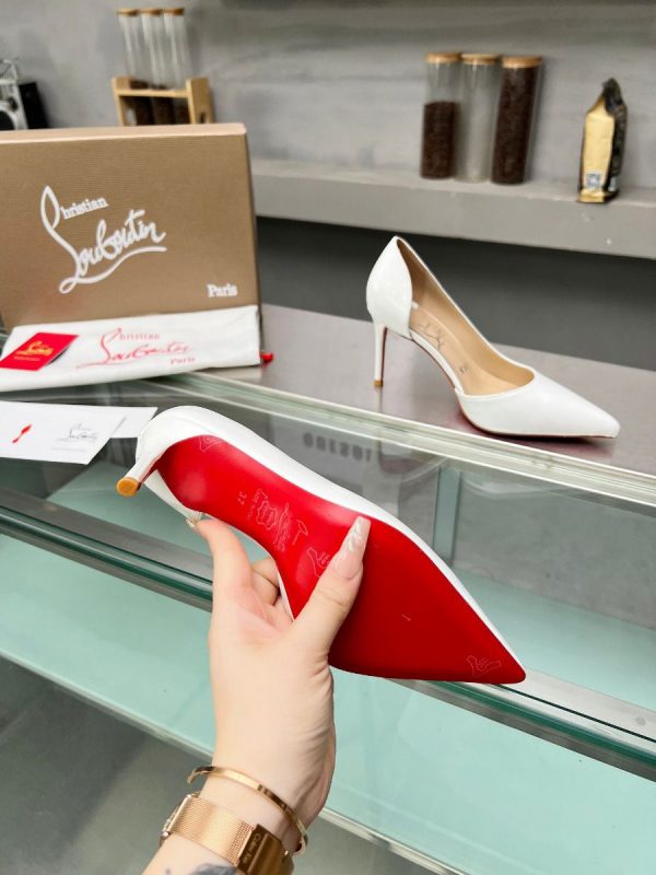 Christian Louboutin Escarpins Iriza 85mm Cuir Verni Blanc – Image 3