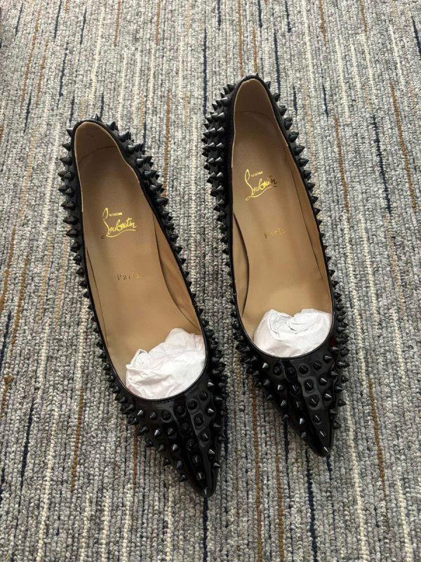 Christian Louboutin Escarpins Pigalle Spikes 85mm Cuir Verni Noir – Image 2