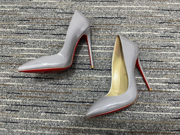 Christian Louboutin Decollete 554 Escarpins 100 mm Cuir Verni Gris – Image 3