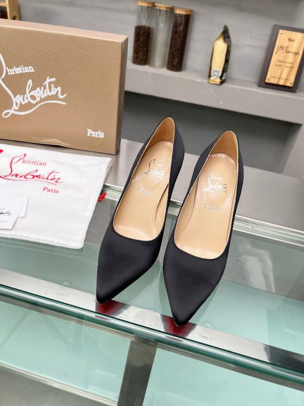 Christian Louboutin Escarpins Kate 105 mm Crêpe Satin Noir – Image 4