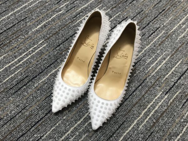 Christian Louboutin Escarpins Pigalle Spikes 100mm Cuir Nappa Blanc – Image 3