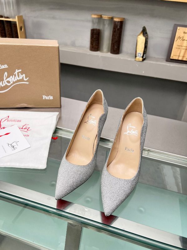 Christian Louboutin Hot Chick Escarpins 100 mm Cuir de Veau Pailleté Argent – Image 3