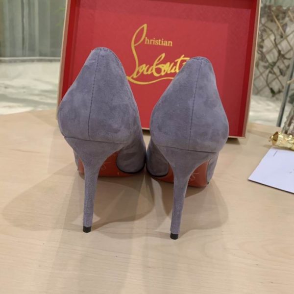 Christian Louboutin Escarpins Kate Veau Velours Fumé – Image 4