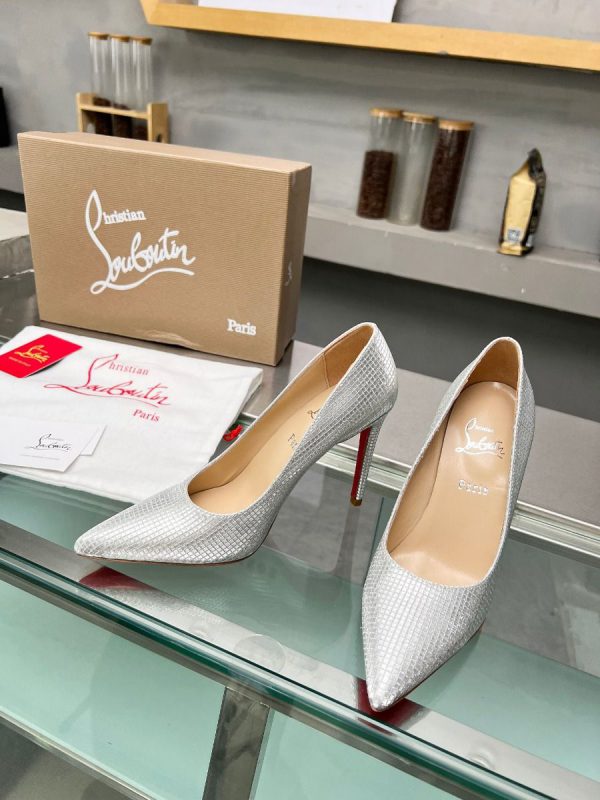 Christian Louboutin Escarpins Kate 105 mm Tissu à Paillettes Argenté – Image 2
