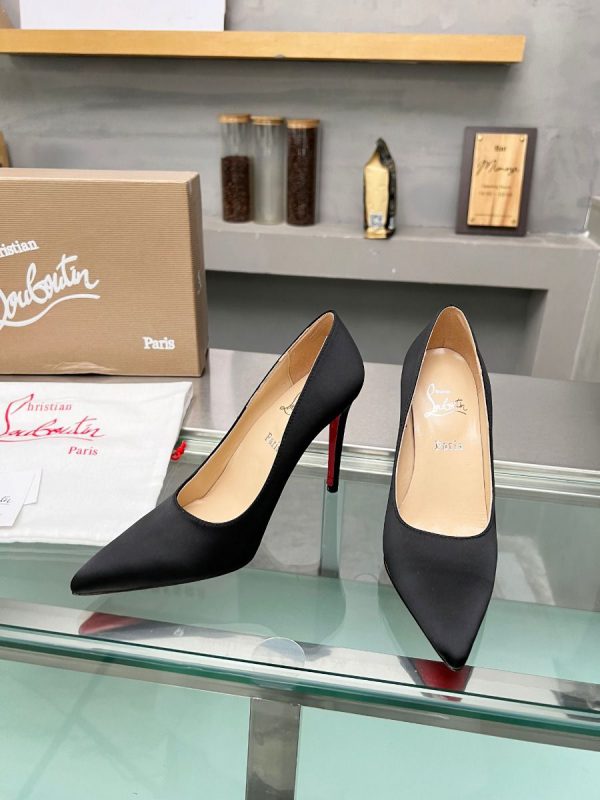 Christian Louboutin Escarpins Kate 105 mm Crêpe Satin Noir – Image 2