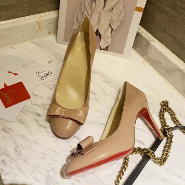 Christian Louboutin Simplenodo Escarpins à Nœud 85mm Cuir Verni Nude – Image 2
