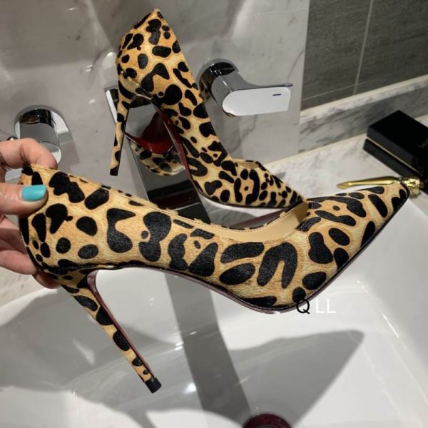 Christian Louboutin Escarpins Kate 100 mm Satin Imprimé Léopard Marron – Image 2