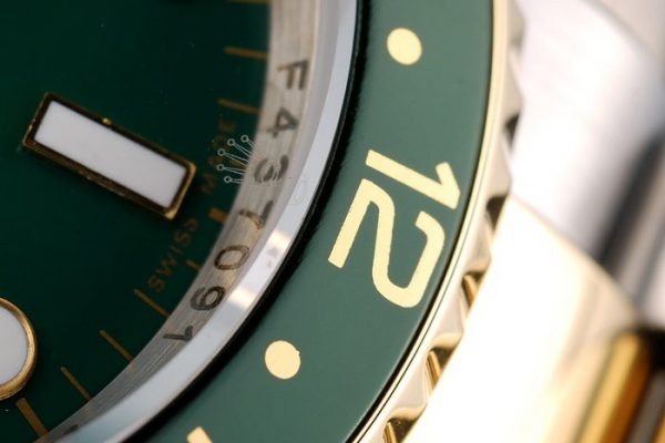 Rolex GMT Master II Lunette Céramique Verte Cadran Vert Tachymètre – Image 10