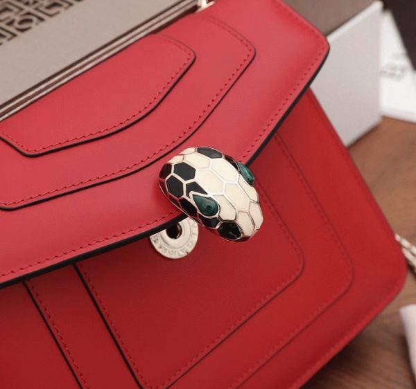 Petit sac bandoulière Bvlgari Serpenti Forever en cuir rouge – Image 10