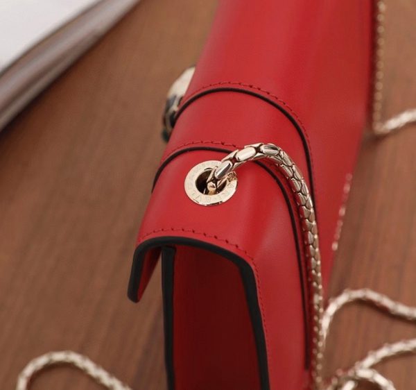 Petit sac bandoulière Bvlgari Serpenti Forever en cuir rouge – Image 8