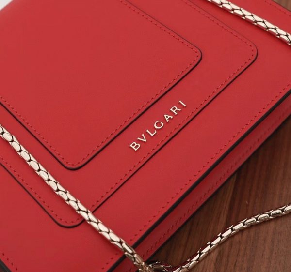 Petit sac bandoulière Bvlgari Serpenti Forever en cuir rouge – Image 3