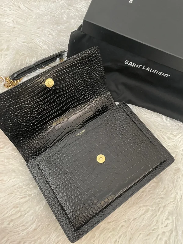 Sac Saint Laurent Sunset Medium à Chaîne en Cuir Noir Embossé Crocodile – Image 9