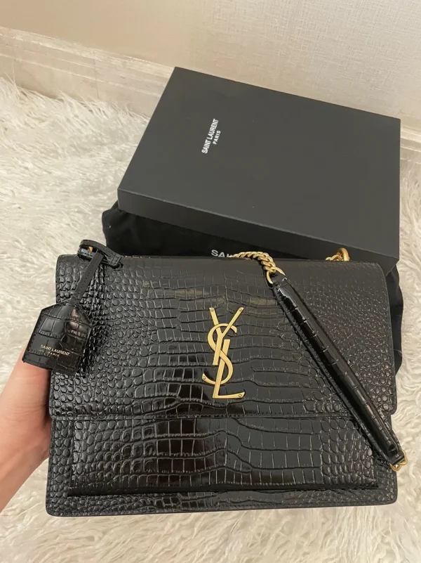Sac Saint Laurent Sunset Medium à Chaîne en Cuir Noir Embossé Crocodile – Image 2