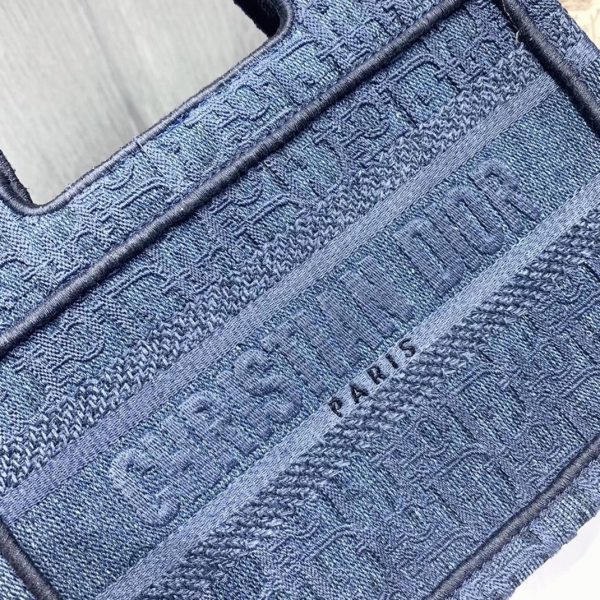 Fausse Mini Sac Dior Book Tote en bleu denim Oblique – Image 8