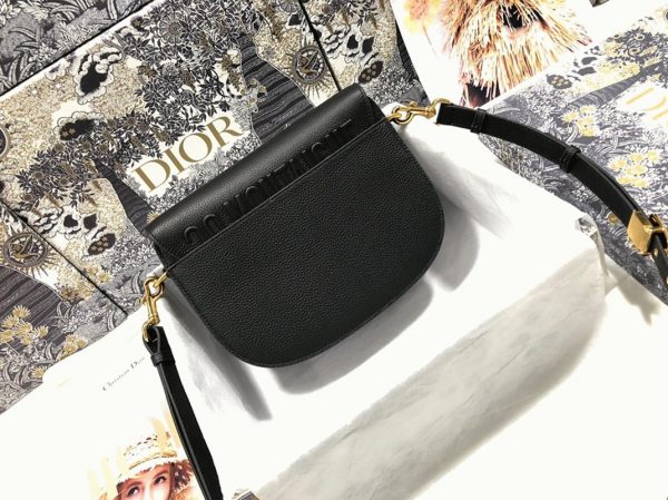 Contrefaçon Sac Dior Bobby Medium en noir – Image 3