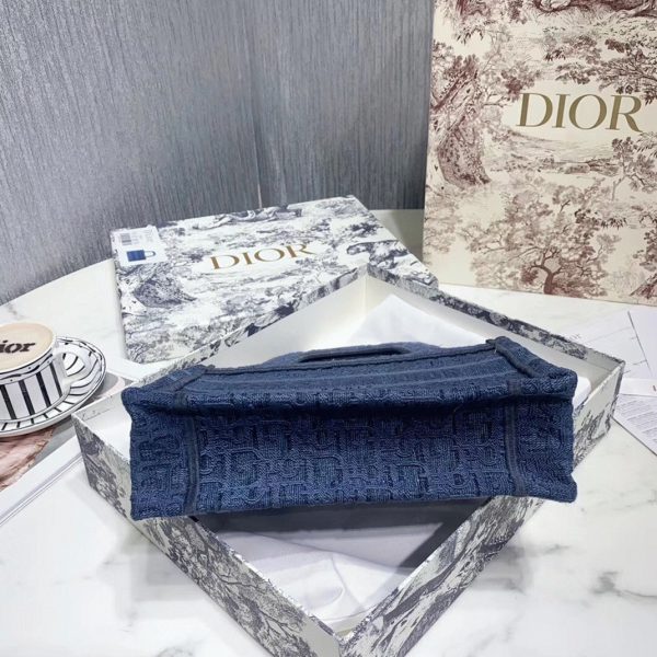 Fausse Mini Sac Dior Book Tote en bleu denim Oblique – Image 6