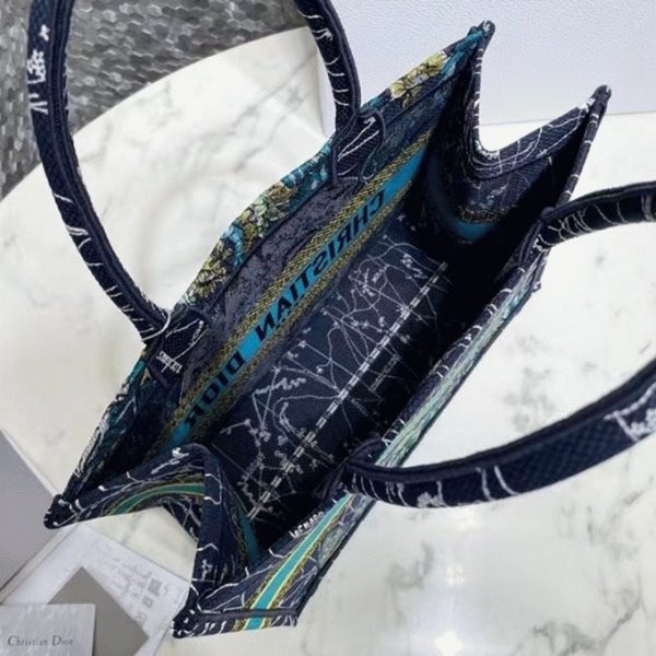 Imitation Sac Dior Book Tote Medium en broderie Constellation bleue – Image 9