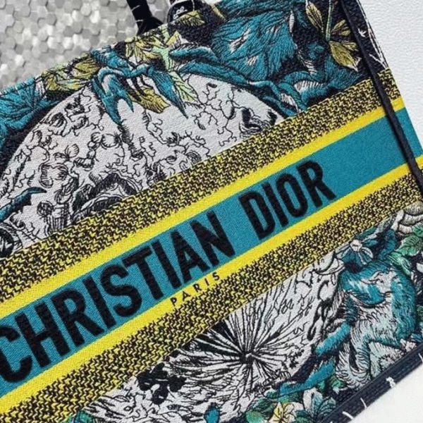 Imitation Sac Dior Book Tote Medium en broderie Constellation bleue – Image 3