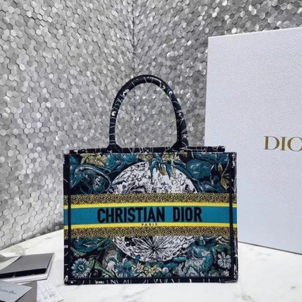 Imitation Sac Dior Book Tote Medium en broderie Constellation bleue – Image 2