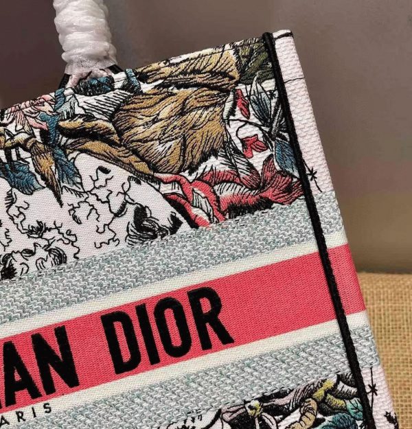 Réplique Sac Dior Book Tote Medium en broderie Constellation multicolore – Image 3