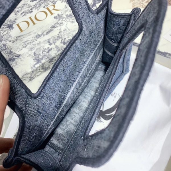 Fausse Mini Sac Dior Book Tote en bleu denim Oblique – Image 4