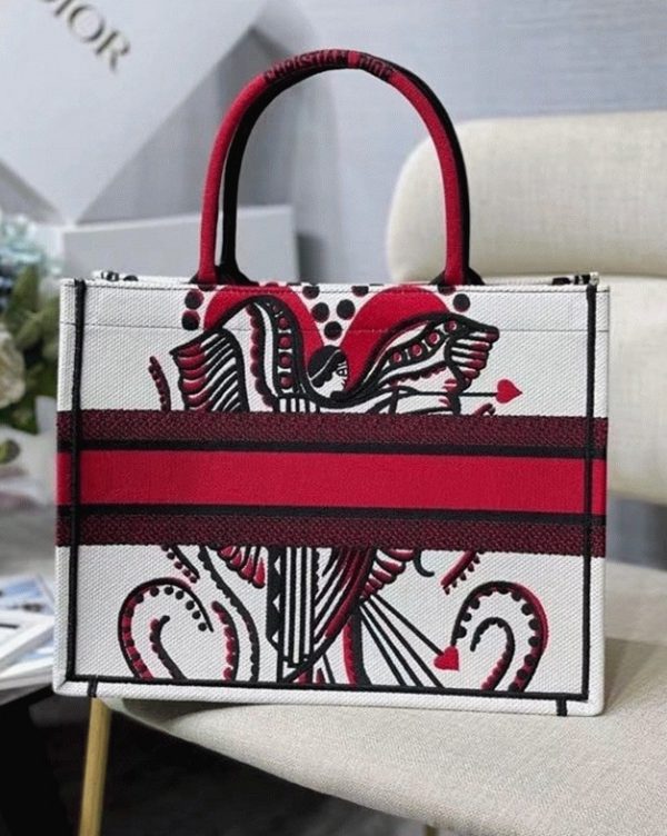 Fausse Sac Dior Book Tote Medium en broderie Cupidon latte multicolore – Image 2