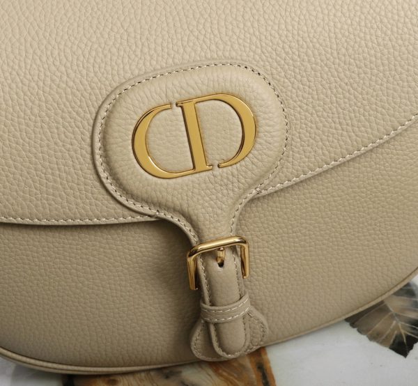 Contrefaçon Grand Sac Dior Bobby en beige – Image 6