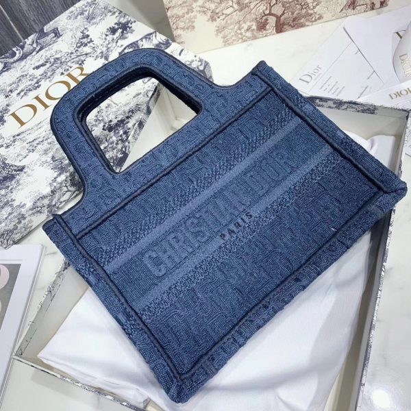 Fausse Mini Sac Dior Book Tote en bleu denim Oblique – Image 3