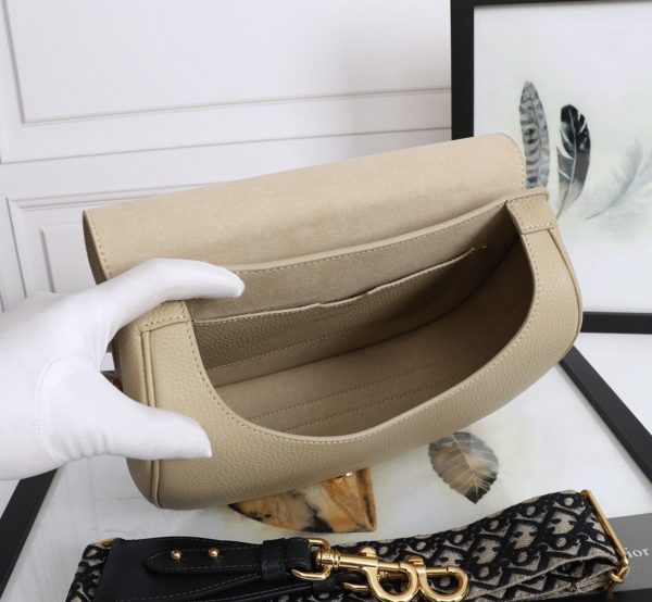 Contrefaçon Grand Sac Dior Bobby en beige – Image 3