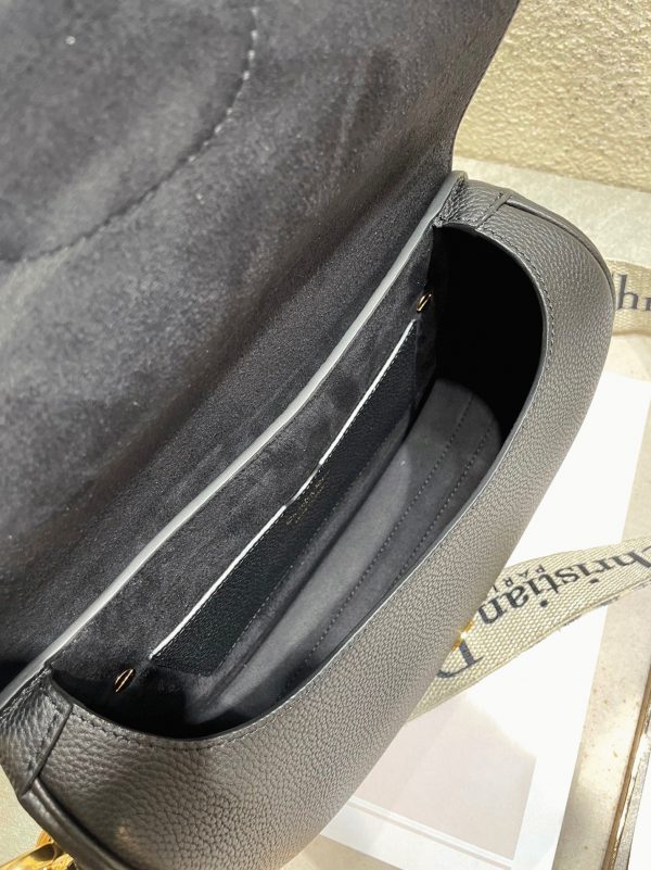 Imitation Grand Sac Dior Bobby en noir – Image 4