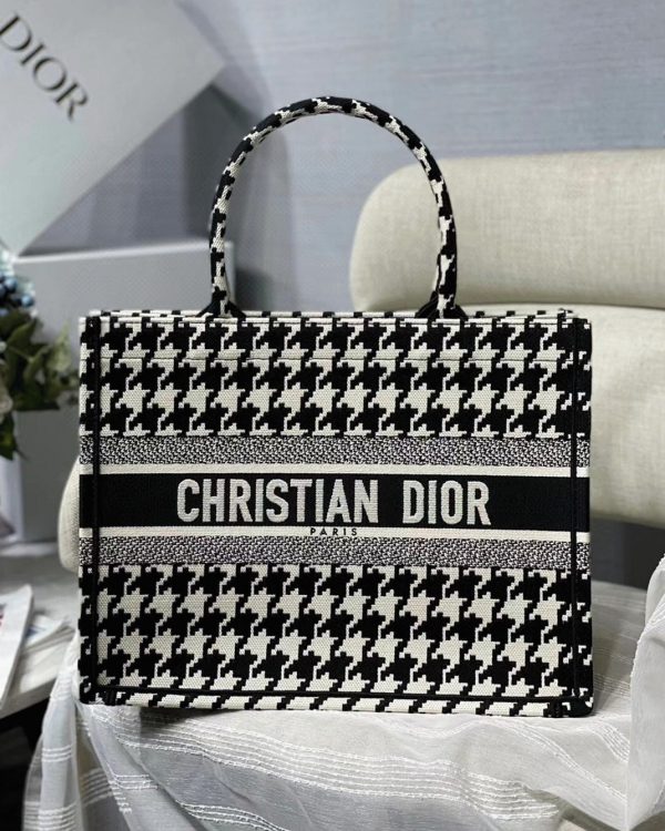 Réplique Sac Dior Book Tote Medium en broderie Pied-de-poule noir – Image 3