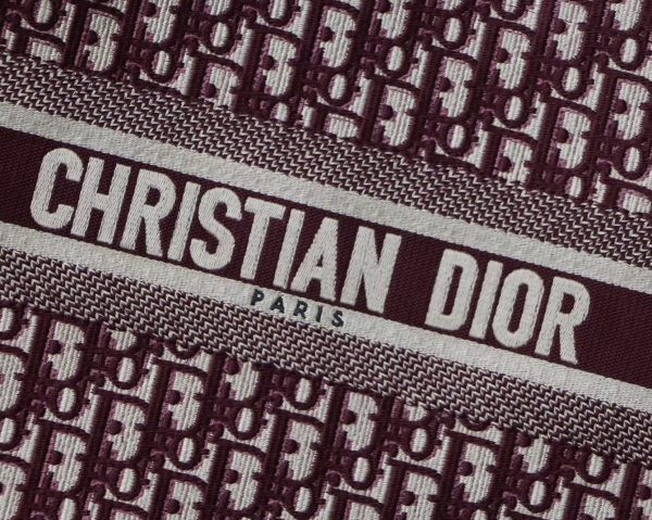 Fausse Sac Dior Book Tote Medium en broderie Oblique bordeaux – Image 2